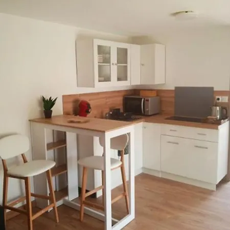 Maison D'hotes - Chambre-kitchenette-salle De Bain-espace Exterieur 3*